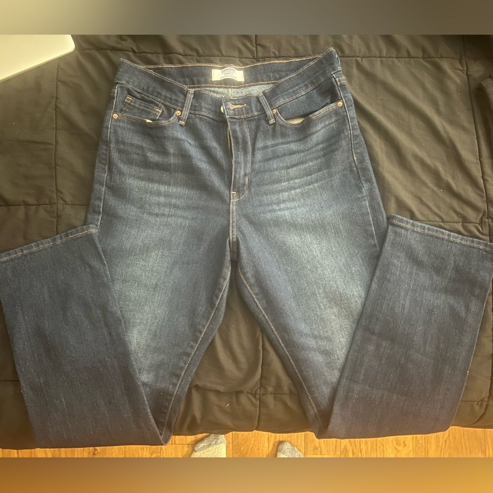 Denizen high rise straight leg jeans (NWOT)